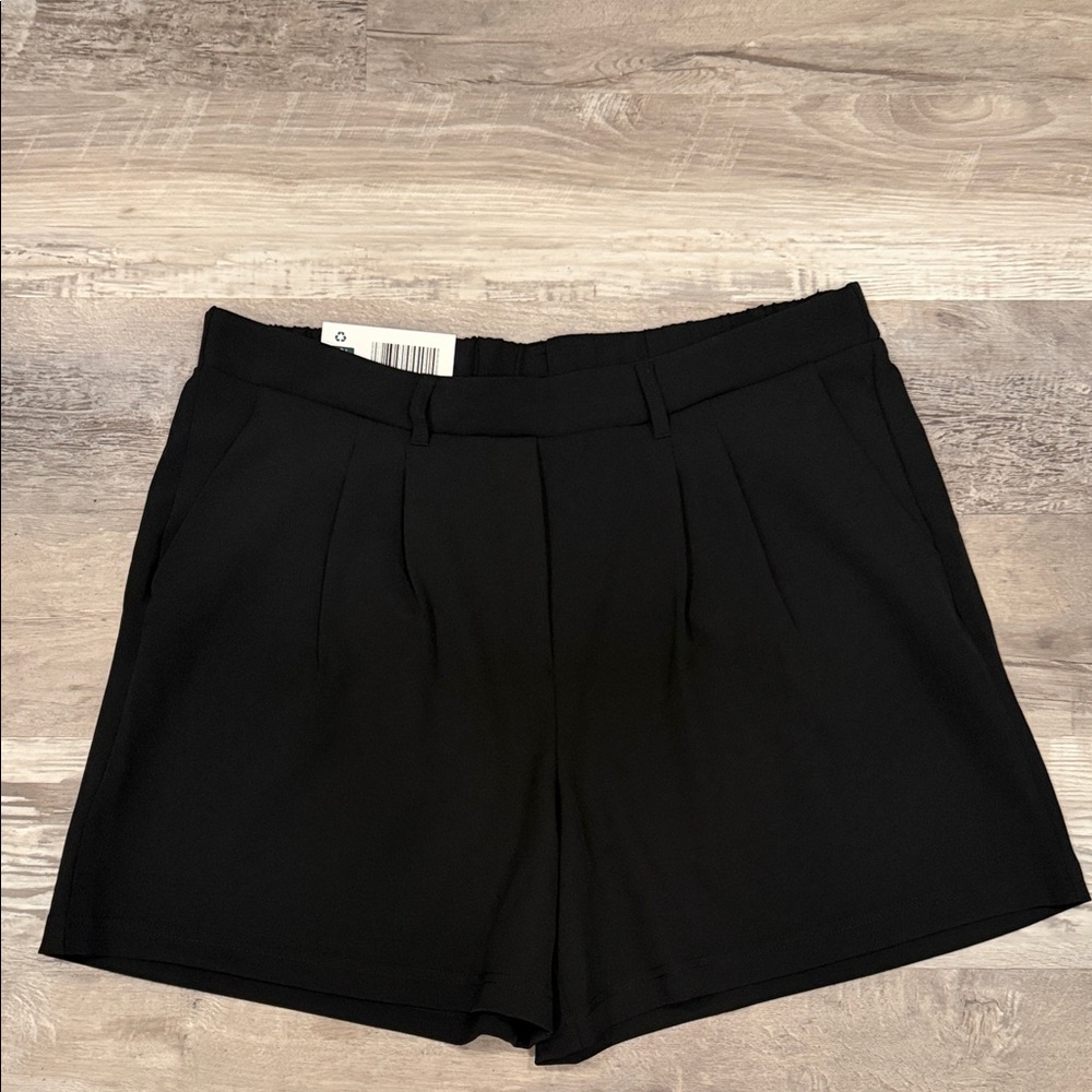 32 Degrees Black Women's Shorts
